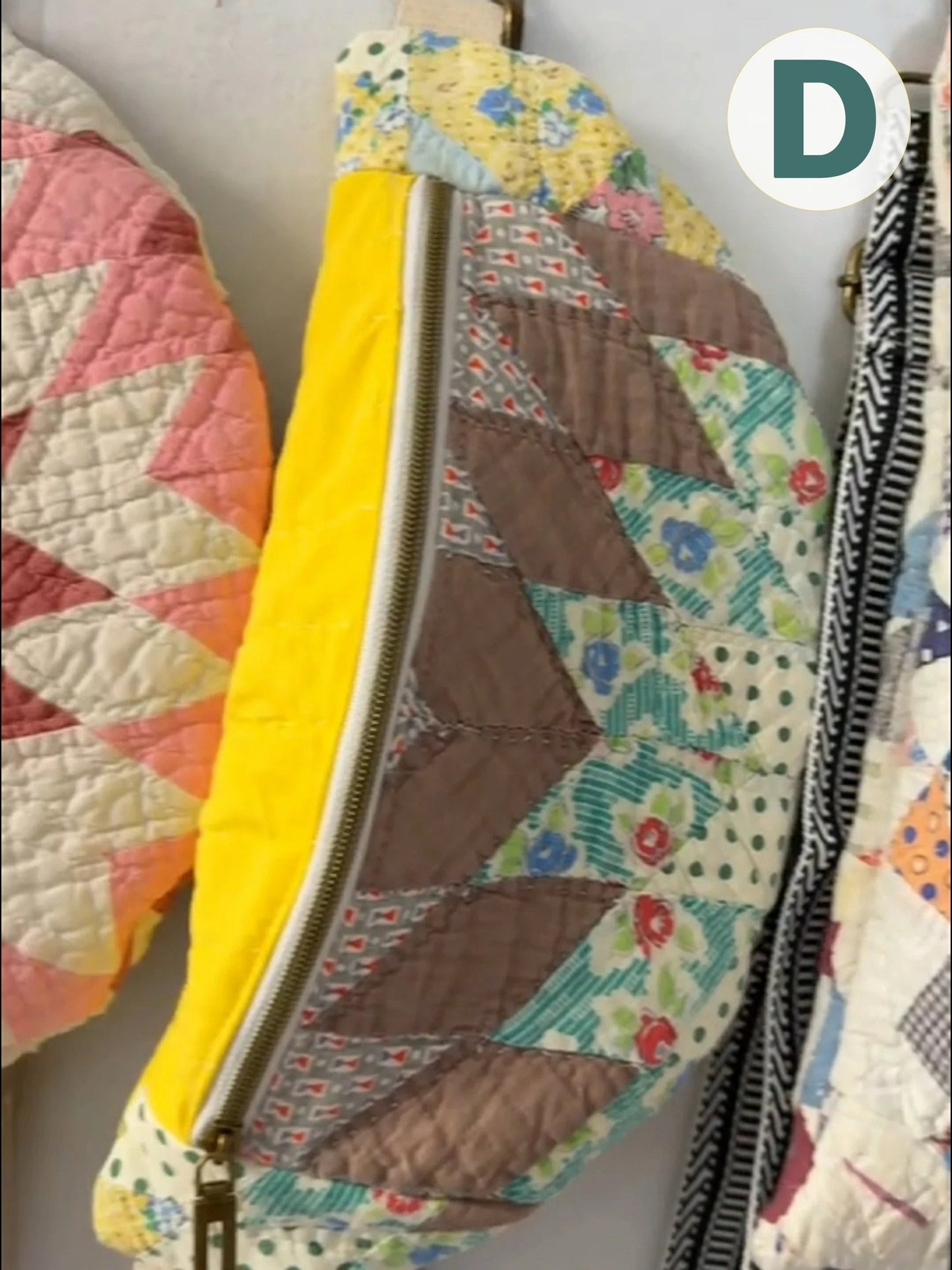 🔥🔥 Vintage-Inspired Patchwork Quilted Sling Bag